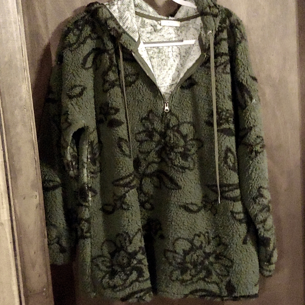 Lightweight pullover gray and black hoodie.